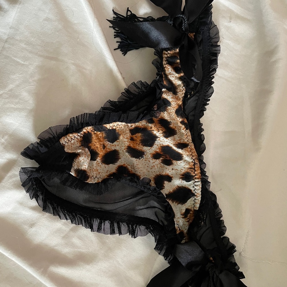 Meow!! Leopard print tassel undies